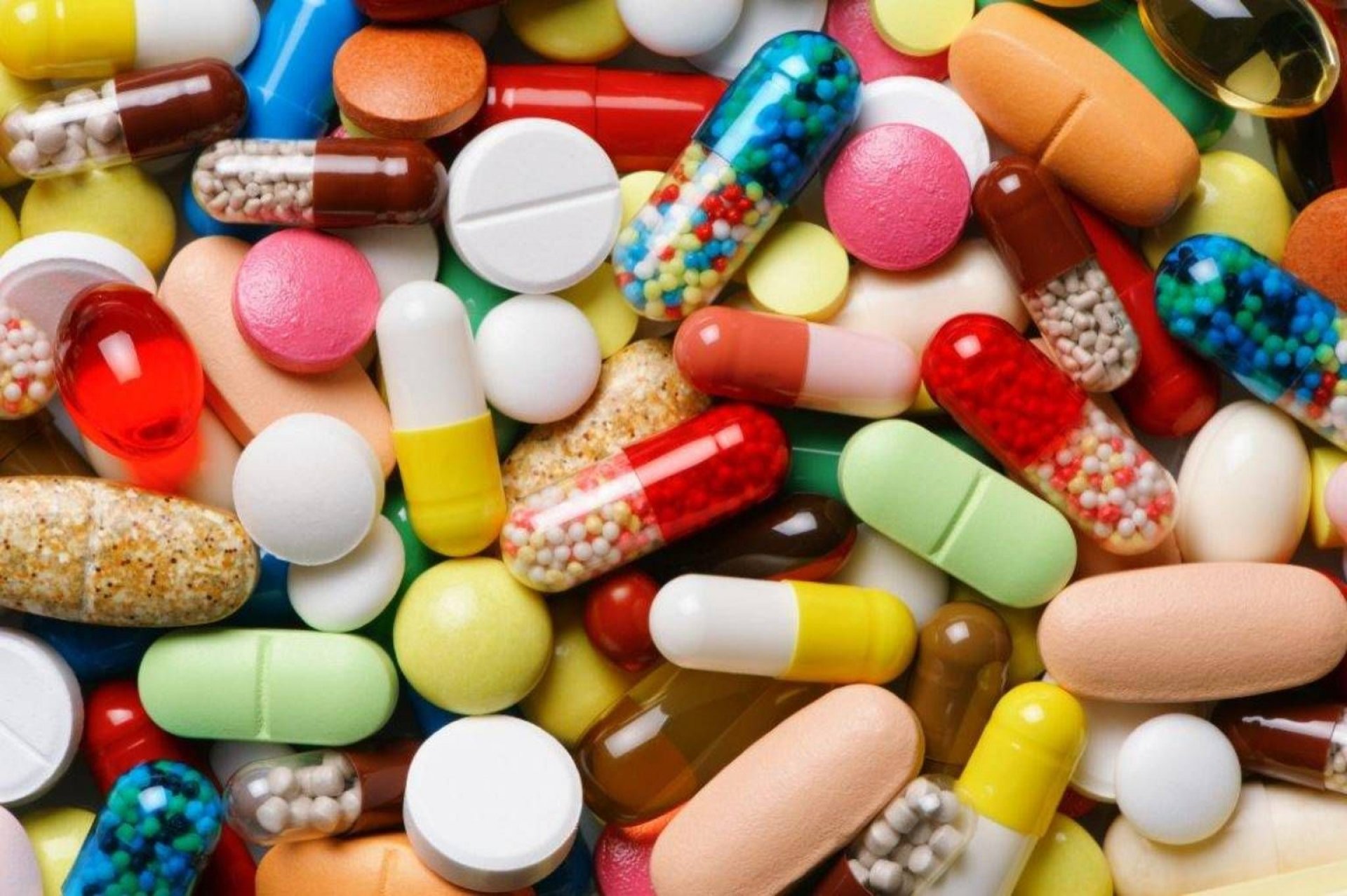 Сенатор Рязанцев продаёт ядовитое лекарство от малозначимой болезни
