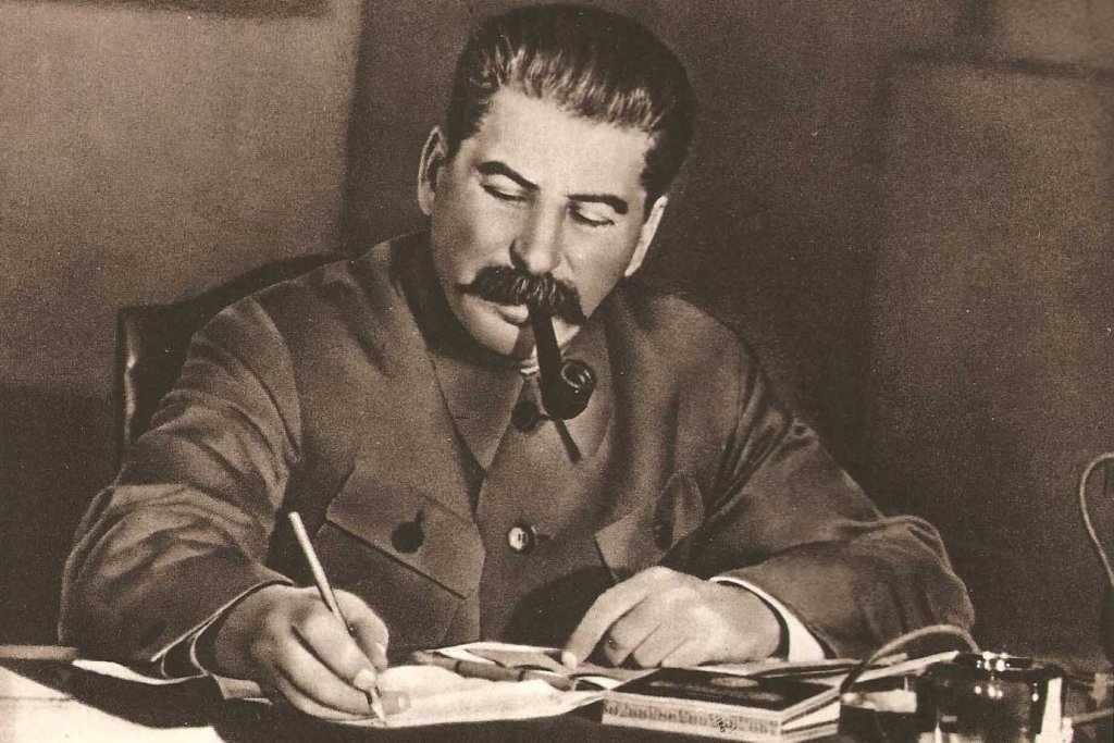Историк: Сталин на выдающуюся личность не тянул
